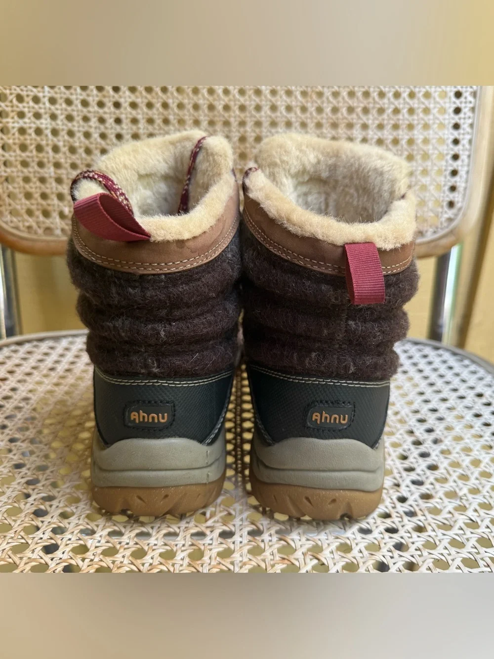 Ahnu Women’s Size 7 Waterproof Hiking Boots eVent Vibram Wool Brown Burgundy
